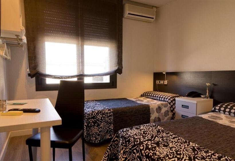 Номер Стандарт, Hostal Plaza