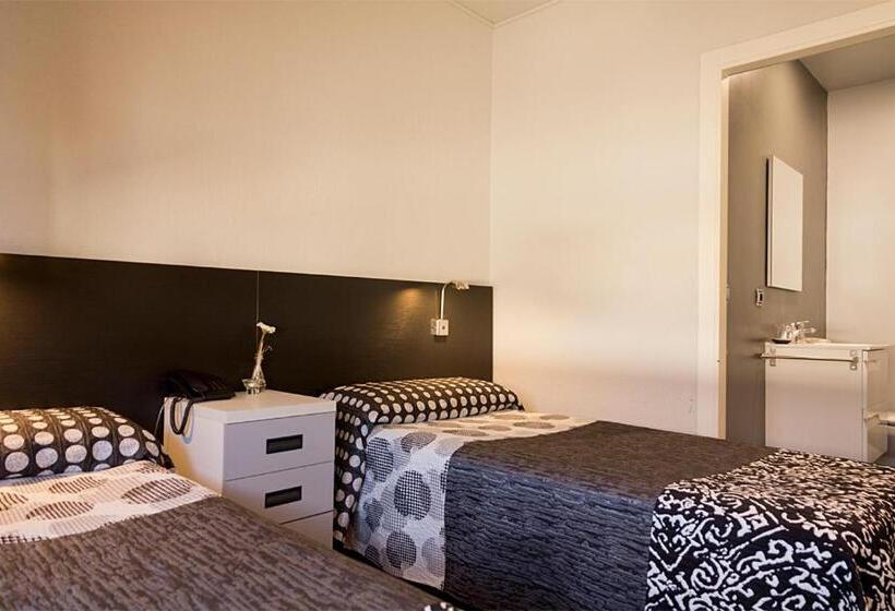 Номер Стандарт, Hostal Plaza