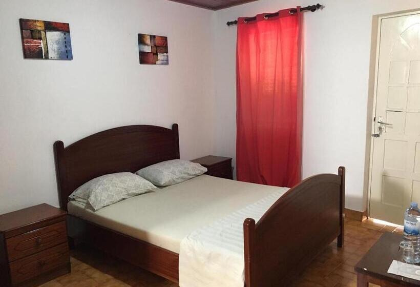 اتاق استاندارد با چشم‌انداز کوهستان, Muralha Rooms