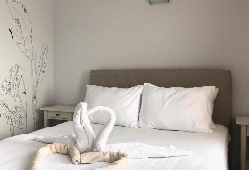 اتاق استاندارد با بالکن و چشم‌انداز دریا, 4 Oda Butik Otel
