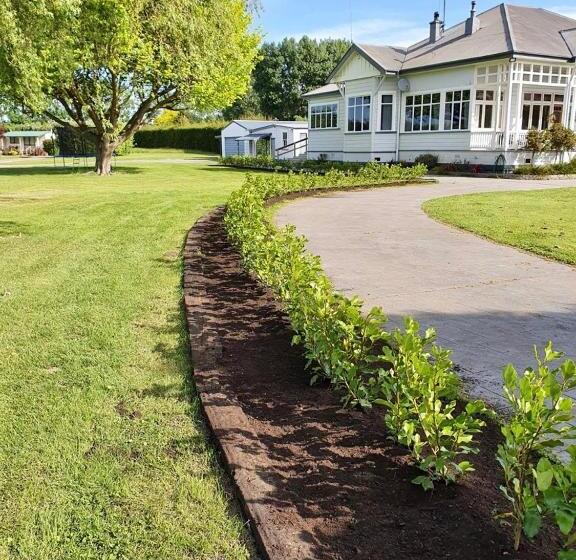 Вилла 1 Спальня Вид на Сад, The Clive Hideaway