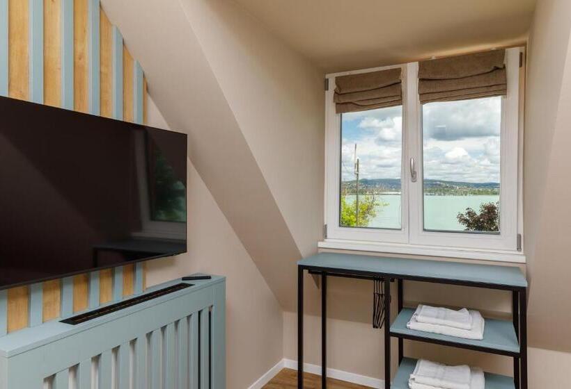 اتاق خانوادگی, Lepke Apartmanház és étterem
