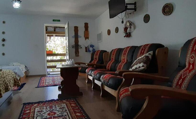 Номер Стандарт Трехместный, Pensiunea Casa Godja
