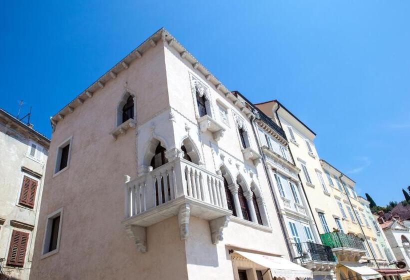 اتاق لوکس با چشم‌انداز دریا, Benecanka Casa Veneziana Piran