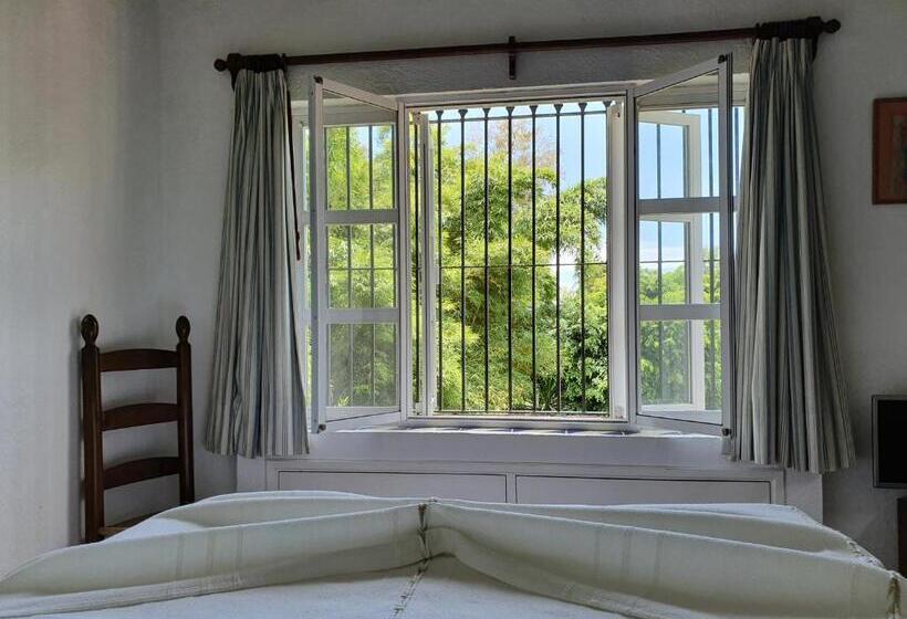 غرفة قياسية, Casa De Las Conchas