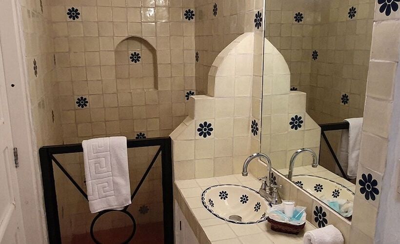 غرفة قياسية, Casa De Las Conchas