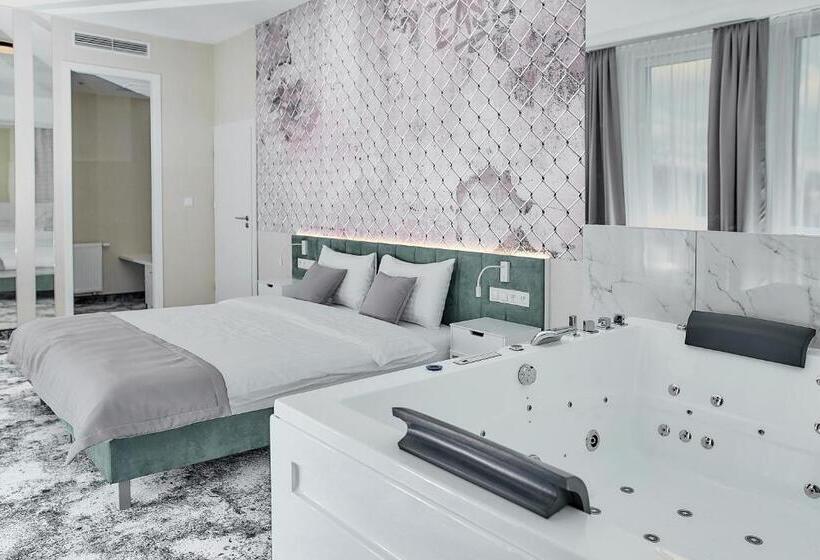 Полулюкс Кровать Кинг, Tulip Inn żyrardów