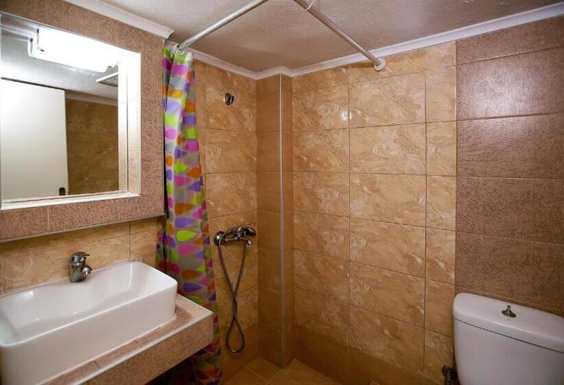 Quarto Triplo Estandar, Halkidiki Greek Pride Themelis Studios