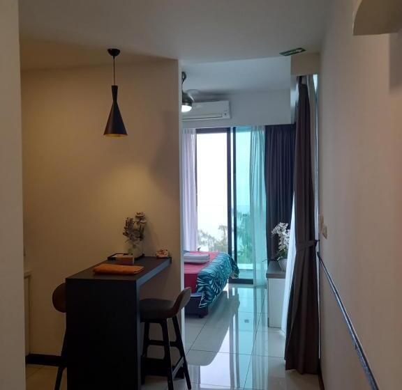 Студия Deluxe, Sunset View 969 Pd Waterfront