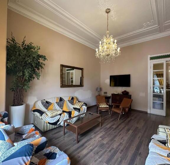اتاق استاندارد سه نفره, Room In Guest Room   Viareggio Old Style Sea View
