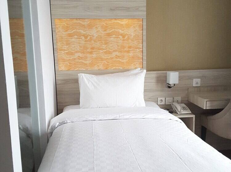 اتاق سوپریور یک تخته, Akshaya Hotel Karawang