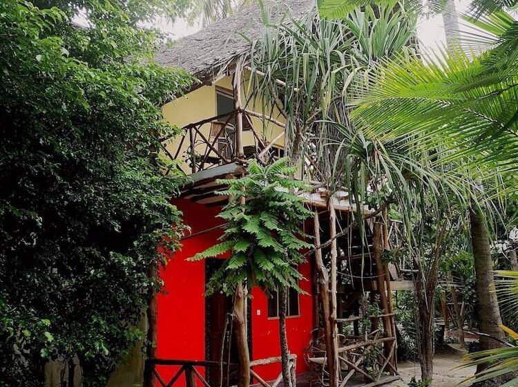 اتاق سوپریور با چشم‌انداز باغ, Sagando Bungalows