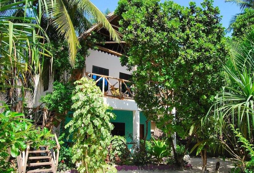 اتاق استاندارد با چشم‌انداز باغ, Sagando Bungalows