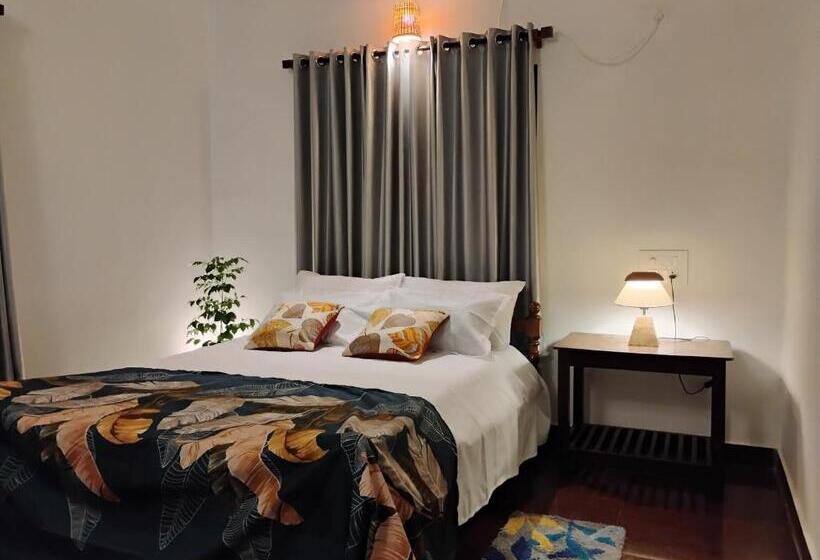 اتاق لوکس با تخت بزرگ, Blue Cove Villa Varkala