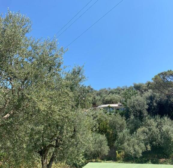 اتاق لوکس سه تخته, Torre Delle Grazie Sorrento Suite