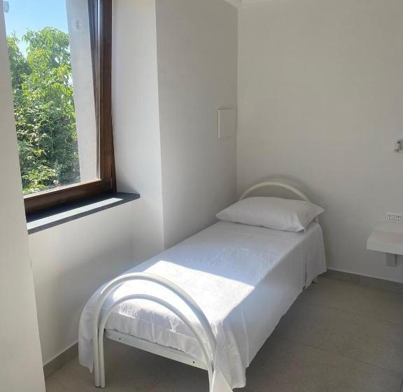 اتاق لوکس سه تخته, Torre Delle Grazie Sorrento Suite