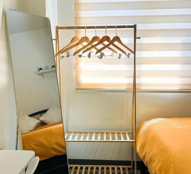 标准工作室带泳池景, Sienna Aesthetic Studio Unit With Fast Internet