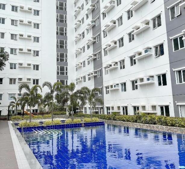 标准工作室带泳池景, Sienna Aesthetic Studio Unit With Fast Internet
