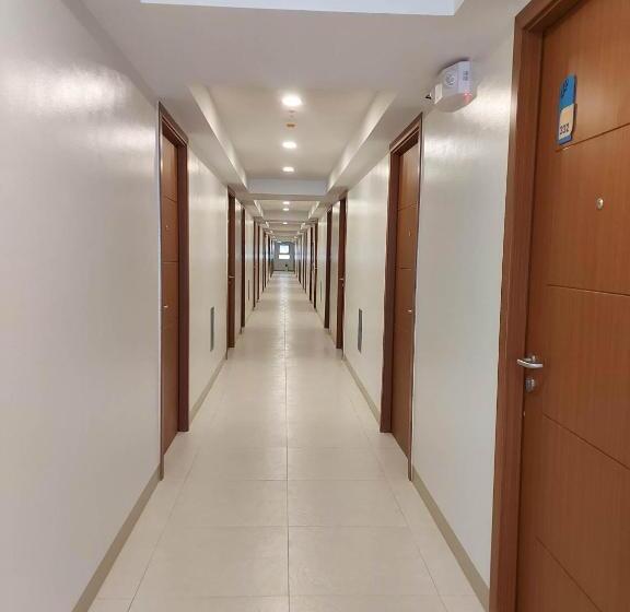 标准工作室带泳池景, Sienna Aesthetic Studio Unit With Fast Internet