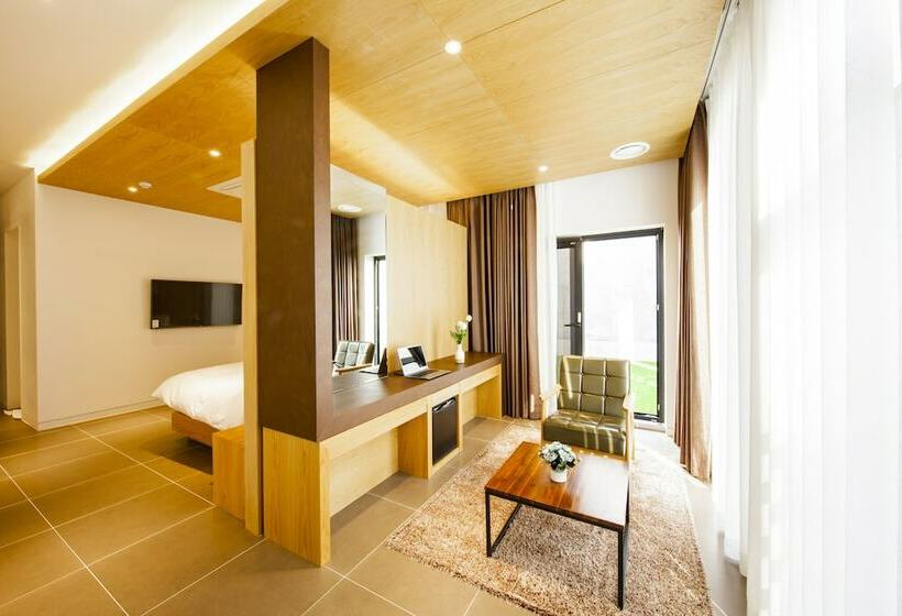 Номер Стандарт, Schweizer Dorf Cheonan