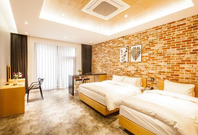 Номер Стандарт, Schweizer Dorf Cheonan
