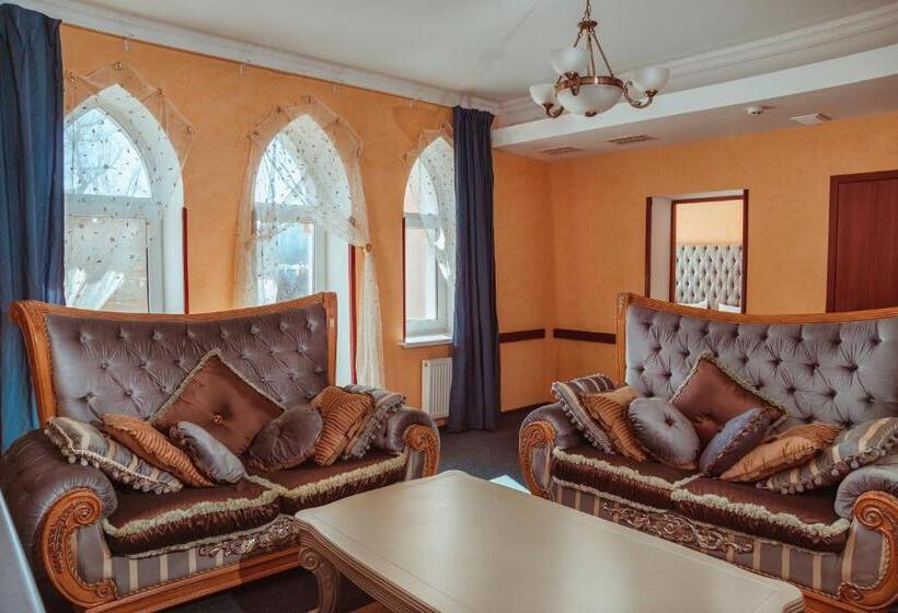 스위트, Premier Hotel Shafran
