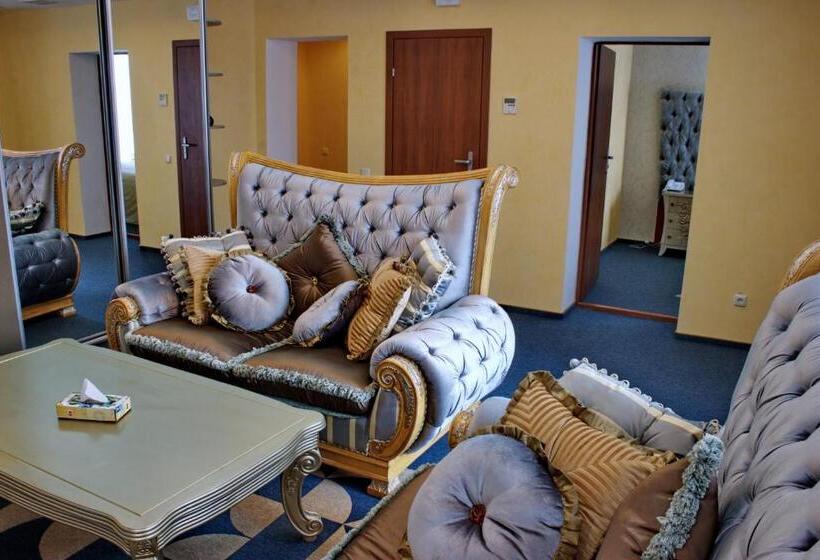 스위트, Premier Hotel Shafran