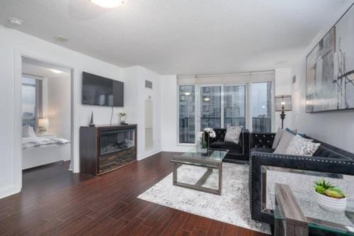 带3个卧室的公寓, Burnhamthorpe Residence