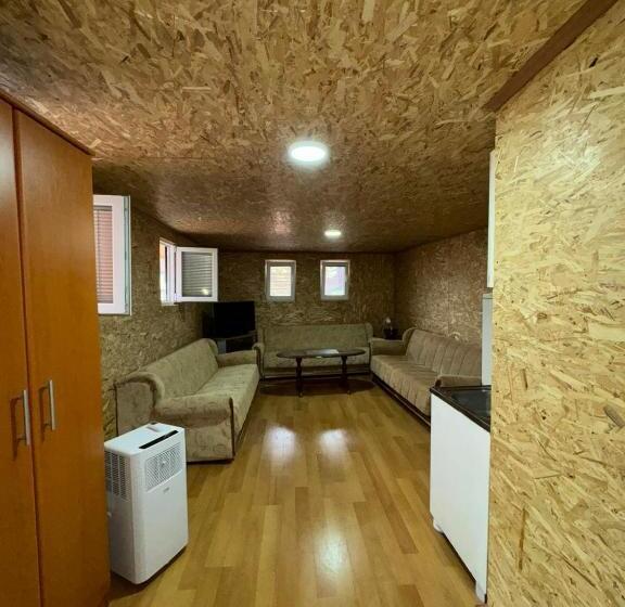 اتاق استاندارد سه نفره, Rio Apartmani