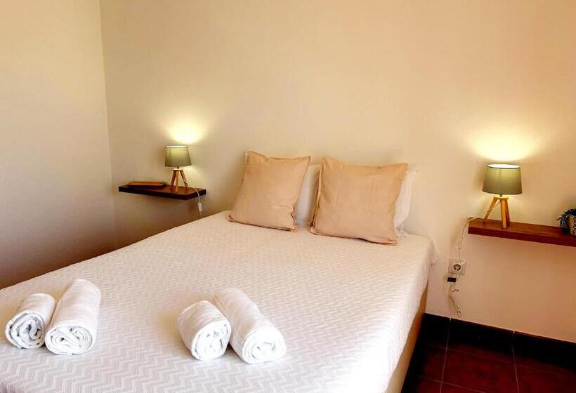اتاق استاندارد سه نفره, Vicentina Guest House
