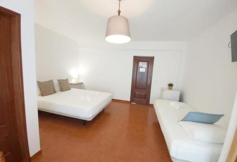 اتاق استاندارد سه نفره, Vicentina Guest House