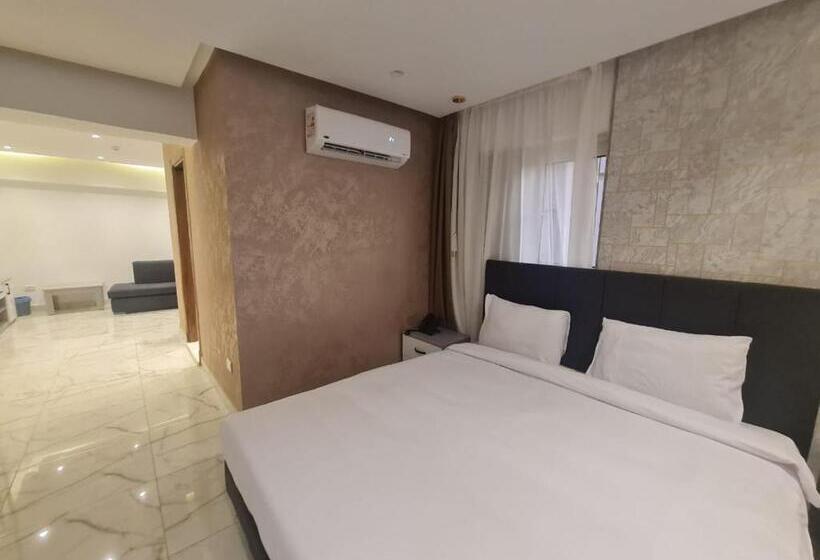 سوییت جونیور لوکس, El Mesaadya Hotel فندق المساعدية