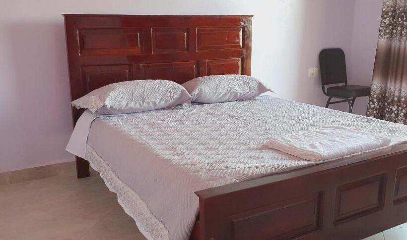 اتاق استاندارد با بالکن, Amen Guest House Near Airport