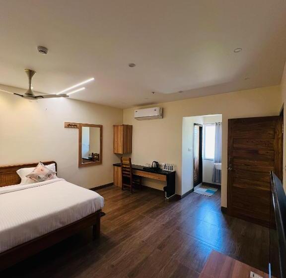 Suite, Gokulam Grand