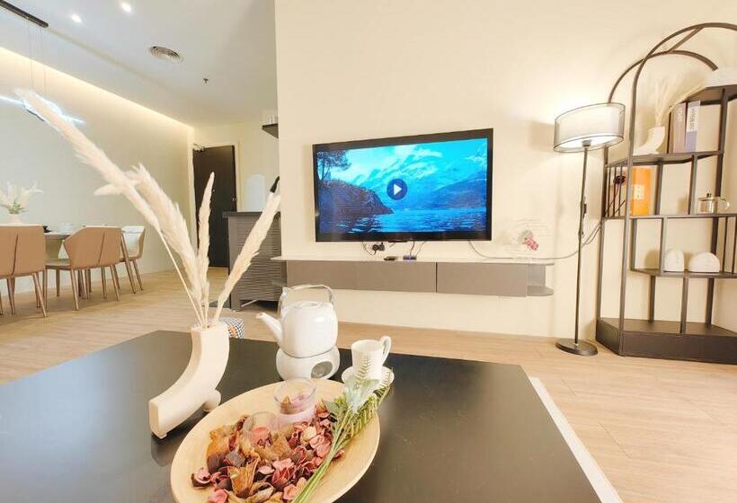 3 Bedroom Premium Apartment, Bangsar Trade Centre By Airhost