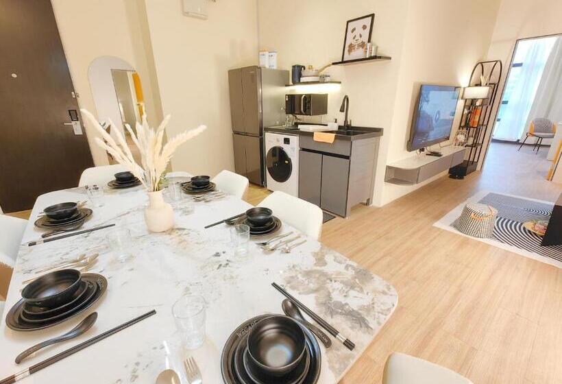 3 Bedroom Premium Apartment, Bangsar Trade Centre By Airhost