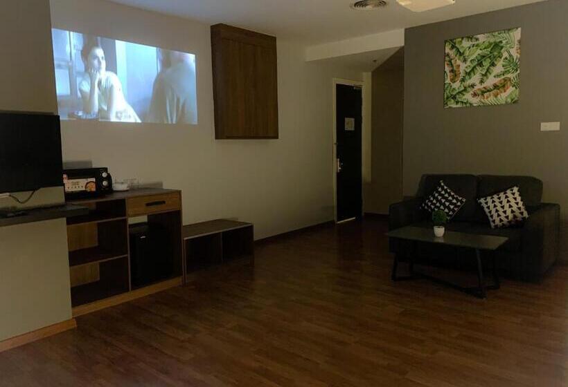 استودیوی استاندارد, Bangsar Trade Centre By Airhost
