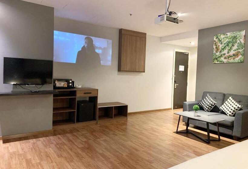 استودیوی استاندارد, Bangsar Trade Centre By Airhost