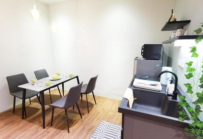 اتاق لوکس چهار تخته, Bangsar Trade Centre By Airhost
