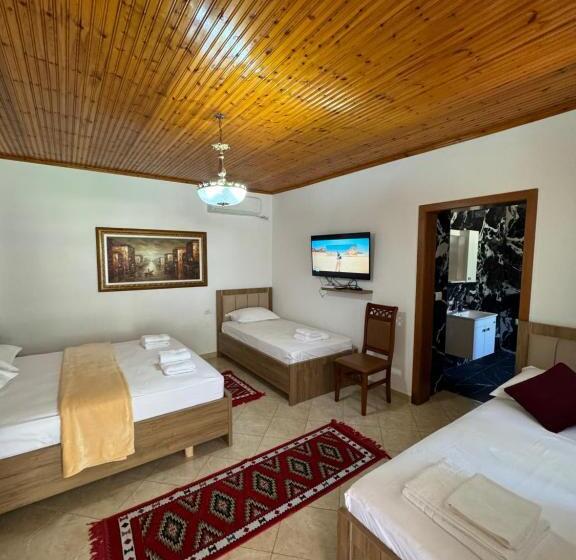 اتاق استاندارد چهار تخته, Meroli Guesthouse