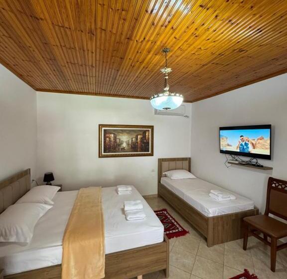 اتاق استاندارد چهار تخته, Meroli Guesthouse