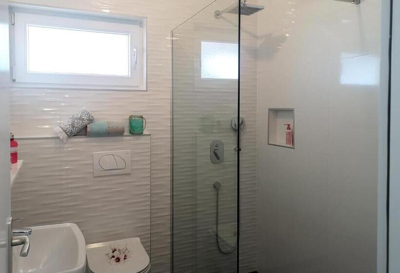 اتاق استاندارد سه نفره, Principessa Rooms