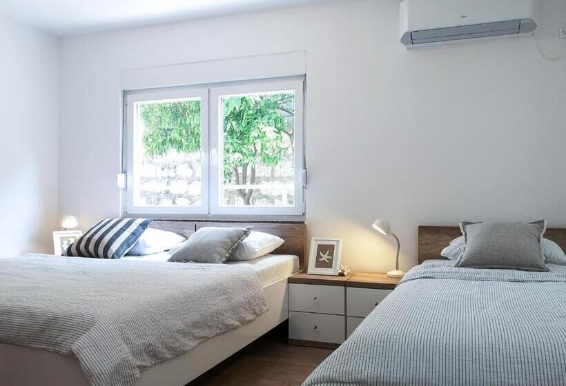 اتاق استاندارد سه نفره, Principessa Rooms