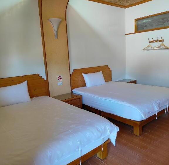 اتاق کلاسیک چهارنفره, Chang Qing Ju Homestay