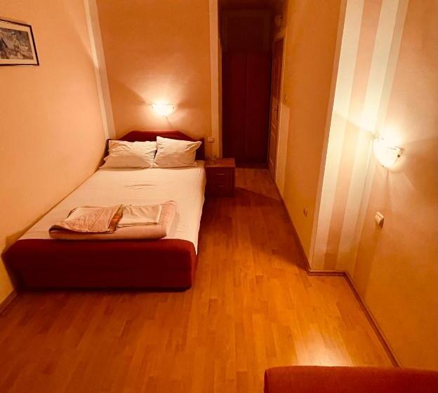 اتاق لوکس با بالکن و چشم‌انداز دریا, B&b Guest House Vasiljevic