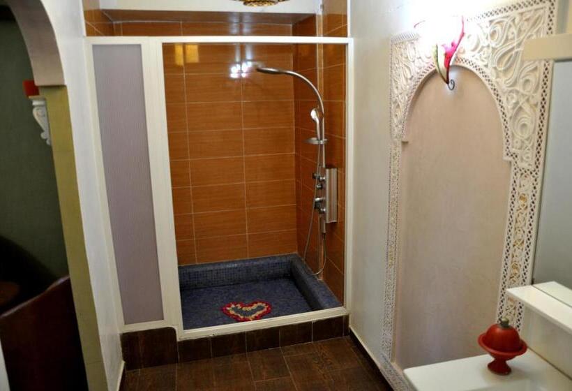 اتاق سوپریور خانوادگی, Riad Hamdani