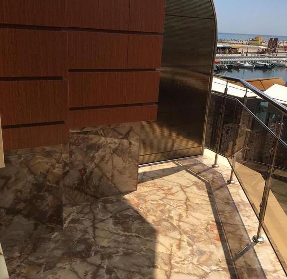 Полулюкс с Балконом, Prestige Beach