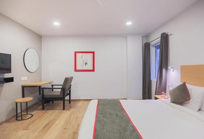 Номер Стандарт, Super Oyo Townhouse 143 Hotel Royal Garden Park Street Mullick Bazar Crossing