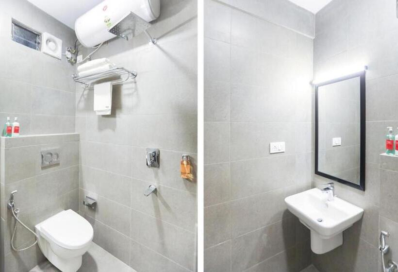 Номер Стандарт, Super Oyo Townhouse 143 Hotel Royal Garden Park Street Mullick Bazar Crossing