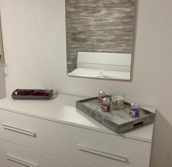 1 Bedroom Penthouse Apartment, Siricyaus White